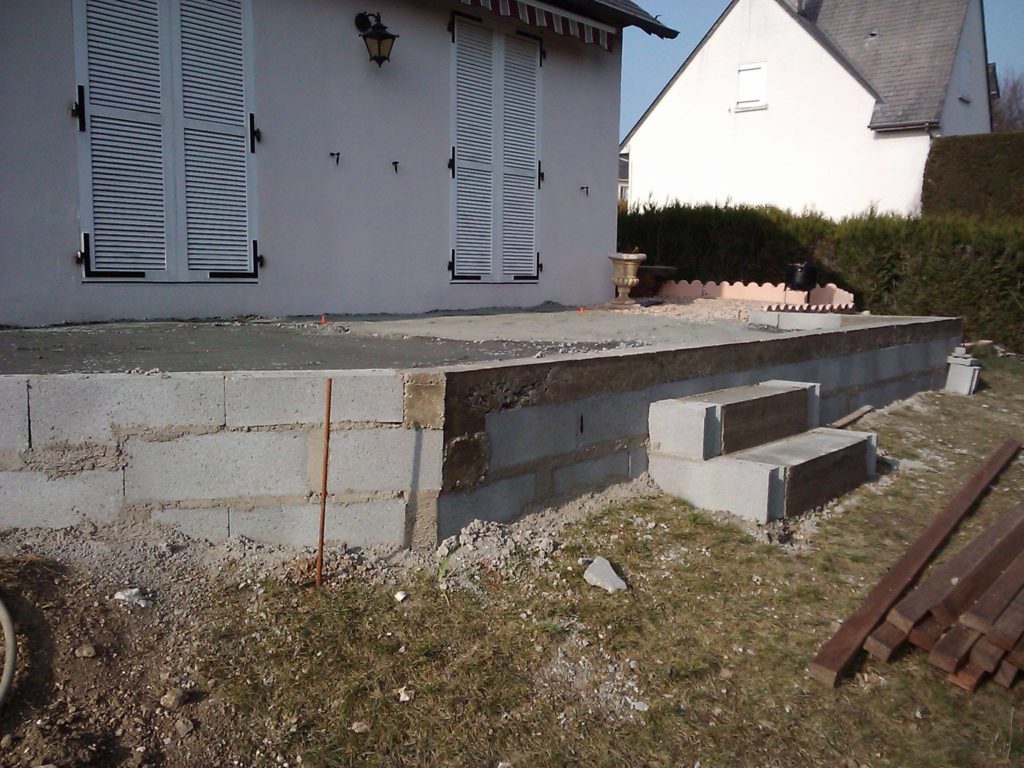 Dallage d'une terrasse en béton par Entre Pierres et Vert